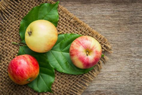 5 health benefits of eating at least one apple daily