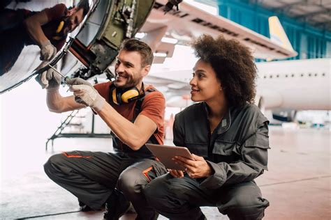 Aircraft Maintenance Technician Training: What to Know - CAU