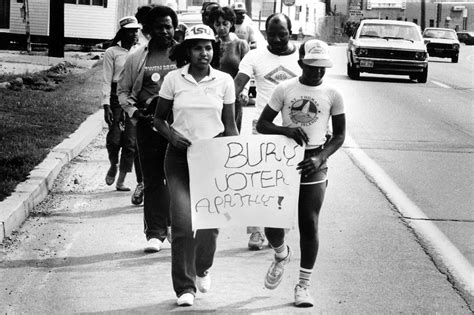 Black Person Voting 的图像结果