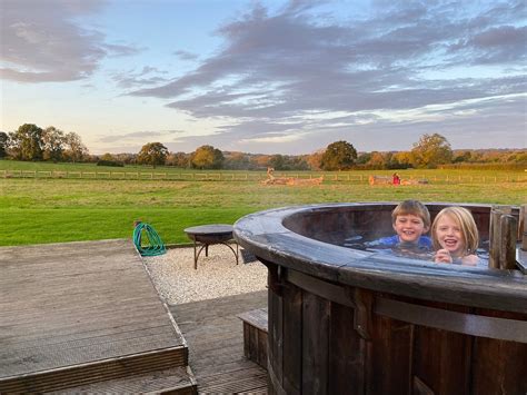 EVENLODE WIGWAMS (Moreton-in-Marsh, Cotswolds) - Campground Reviews ...