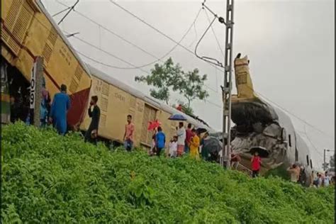 5 killed, several injured as goods train rams into Sealdah-bound ...