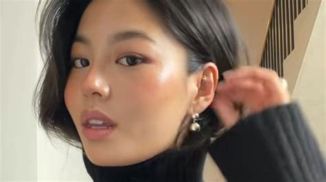 Leaving your hair under your coat: the Olsen twins-inspired trend that ...