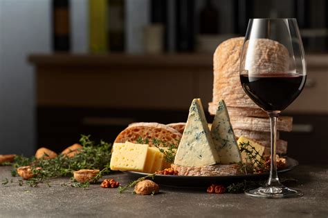 9 Essential Tips for Pairing French Cheese and Wine | Taste of France®