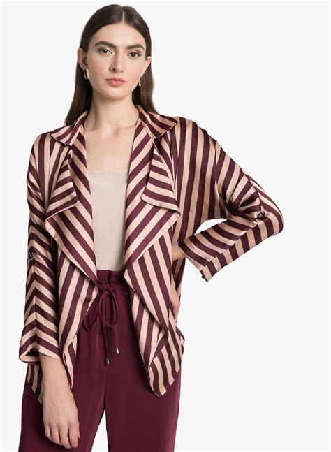 Buy Cape With Water Fall Detailing 118852PRTRYLXS – KAZO