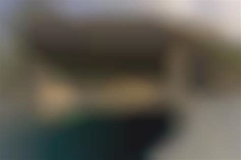 Alien Style Building 的图像结果