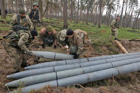 Ukraine: Clearing The Litter Of War - Rediff.com India News