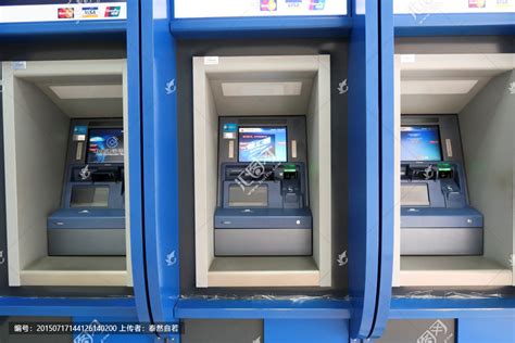ATM自动取款机是不是所有银行通用的,要不要支付跨行查询费用?- 问