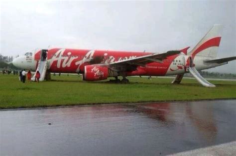 Pesawat AirAsia Tergelincir di Bandara Komodo Labuan Bajo