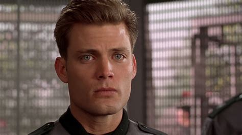 Image - Johnny Rico looks worried at Djana'D.jpg | Starship Troopers ...