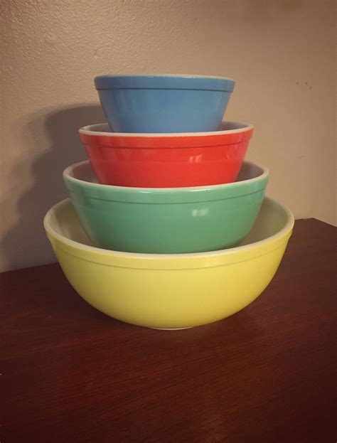 Vintage 1940's Unnumbered Pyrex Primary Mixing Bowl Set, Red, Blue ...