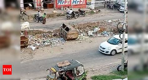 Shortage of garbage vehicles adds to Jaipur’s trash torment | Jaipur ...