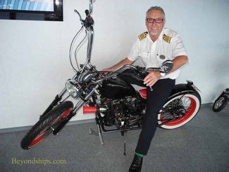 Captain Interview 的图像结果