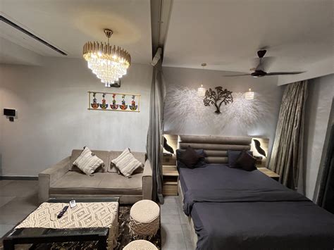 The Supernova Suites ,38th floor, River and city view 𝗕𝗢𝗢𝗞 Noida Apartment