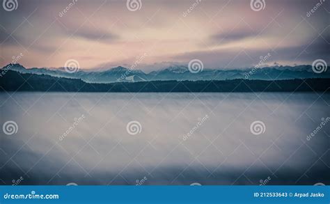 神秘2的本质 库存图片. 图片 包括有 横向, 日出, 手段, 云角, 西雅图, 风景, 海岸, 海洋 - 212533643