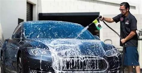 有秘 | 为什么懂车的人从来不去洗车店洗车？洗车行不为人知的操作！_凤凰网汽车_凤凰网