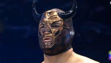 Cain Velasquez returns to pro wrestling and delivers a powerful message ...