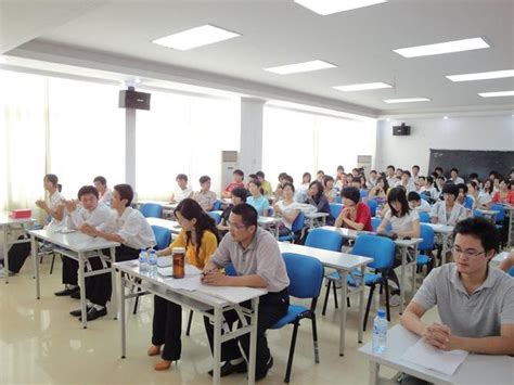 邯郸肥乡区第一中学召开高一年级学生家长会