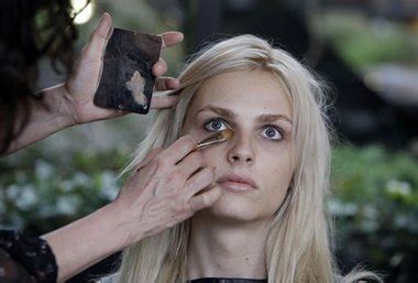 Gender bending fashion model pushing runway limits - masslive.com