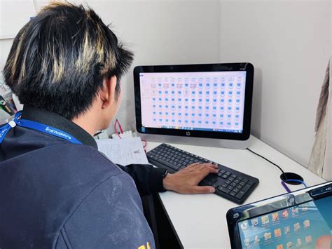 บุกจับคาบ้านพัก"โอม" ช่างภาพแสบ จ้างนางแบบถ่ายภาพคลิปลามก ก่อนปล่อยลง Onlyfans เรียกเก็บเงิน ...