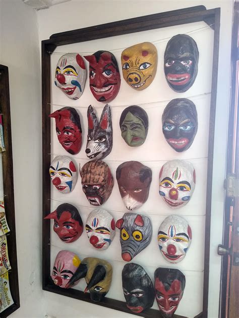 Met the Happy Mask Salesman at Barber Shop : r/majorasmask