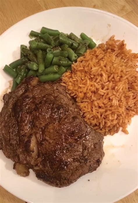 [Homemade] Ribeye Steak, Spanish Rice, and Green Beans : r/food
