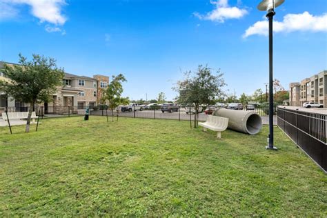 Olympus Grand Crossing: Katy, TX Luxury Apartments for Rent