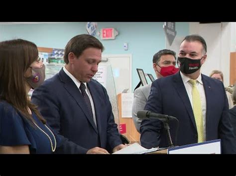 Navarro, CVS y Mas pharmacies to begin vaccinating seniors in Miami-Dade