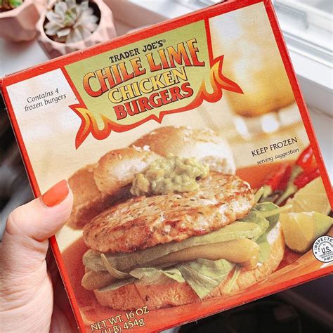 24 Low-Carb Frozen Foods From Trader Joe's You Need To Try