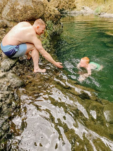 family time at deschutes falls - Loving Life Moore