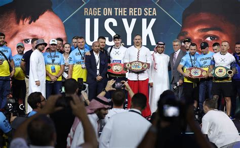 Usyk-Joshua weigh-in photo – RingSide24
