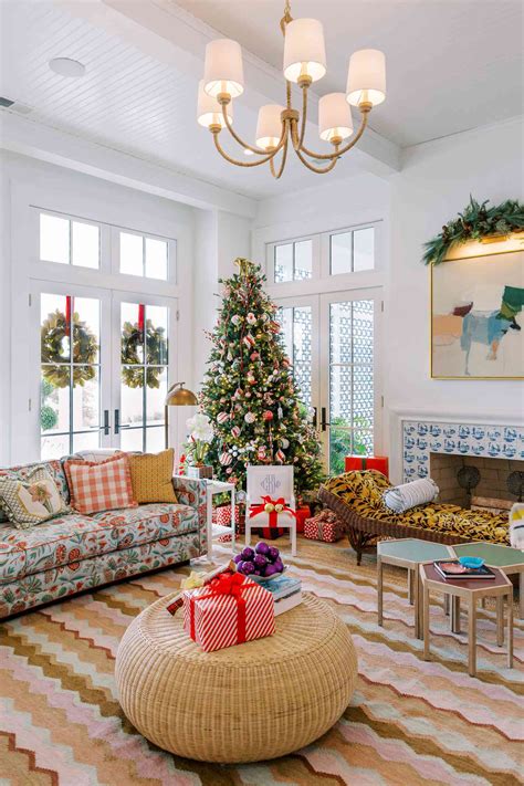 48 Best Living Room Christmas Decorating Ideas