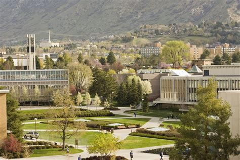 The Top 10 Best Landscaped Colleges - Mountain West