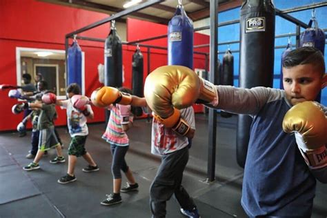 Can boxing in schools help reduce knife crime ? | Boxing Life