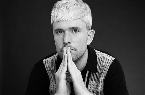 James Blake Delivers Spellbinding Cover of 'The First Time Ever I Saw ...