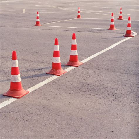 Parallel Parking with Cones Tutorial 的图像结果