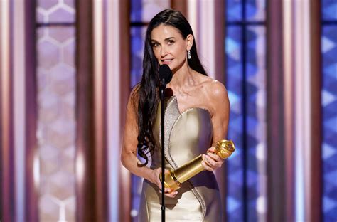 Demi Moore's daughters celebrate her 1st Golden Globes win - ABC News