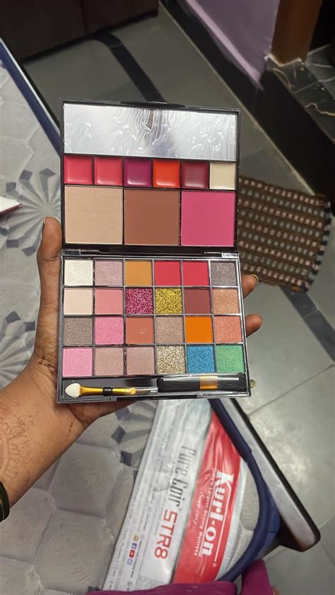 Buy MR. HUDA Eyeshadow Palette with Brush and Mirror (Eyeshadow, Blush ...