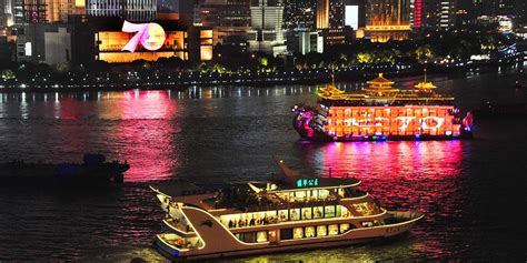 2019年国庆上海外滩灯光秀,其它,文化艺术,摄影素材,汇图网www.huitu.com