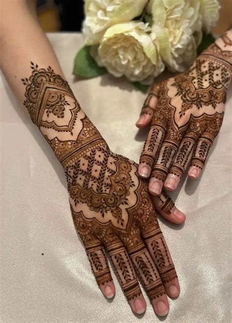 100+ Best Back Hand Mehndi Designs That Are Trending Now