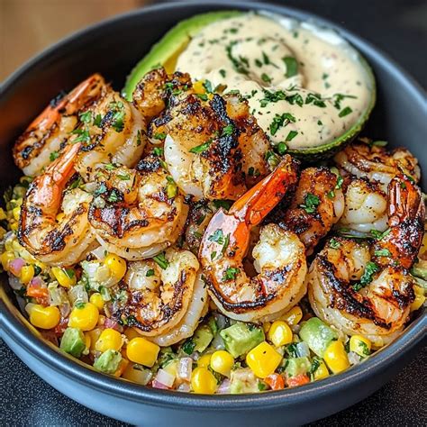 Grilled Shrimp Bowl with Avocado and Creamy Garlic Sauce - Tasty Shreds