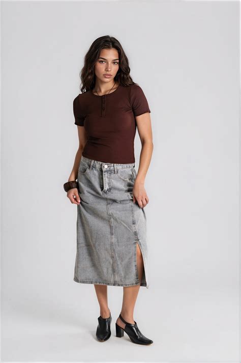 Short Sleeve BabyLock Button Rib Top