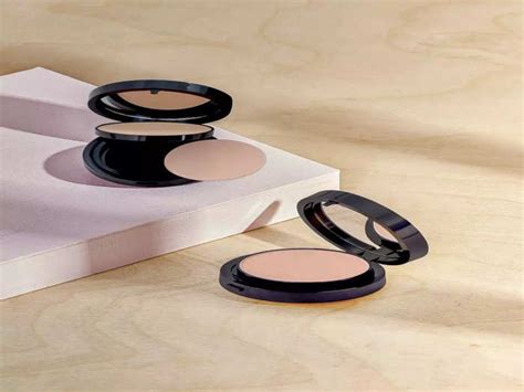 Best compact powder for a flawless skin | Business Insider India
