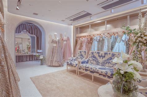 FLAGSHIP STORE