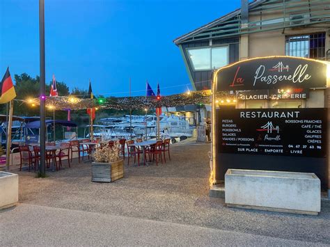LA PASSERELLE, Colombiers - Le port de plaisance - Restaurant Reviews ...
