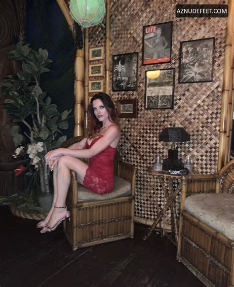 CARRIE EMBERLYN Feet - AZNudeFeet