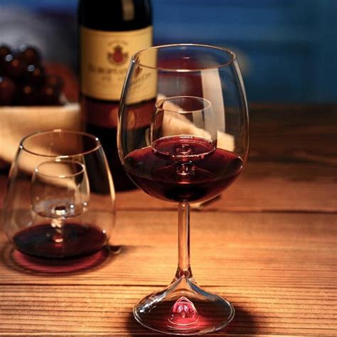 Buy Fountain Aerating Wine Glass Online-India – QuirkyStore.in