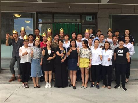 唐声公司8月份员工生日会 在凤城酒店管理公司3号食堂举行_祝福
