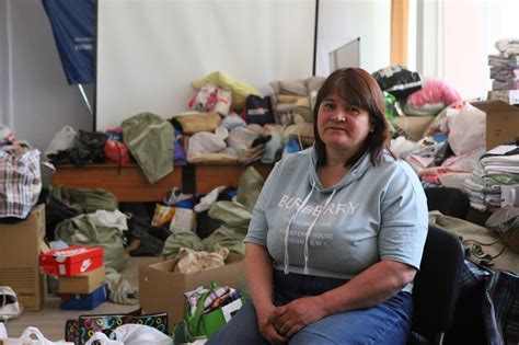 «Люди шли потоком»: как в Красноярске собирают гуманитарную помощь для ...