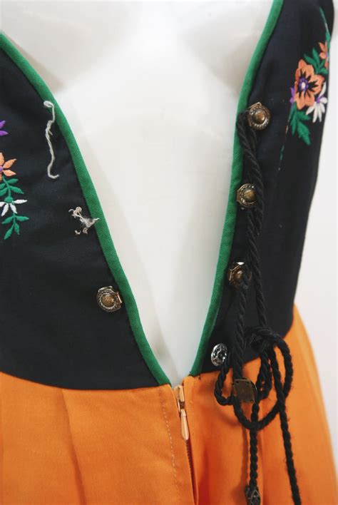 Höck Dirndl schwarz mit Balkonett süßes Vintage Dirndl ohne Schürze Gr.40