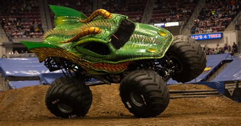 Dragon | Trucks and Drivers | Monster Jam®